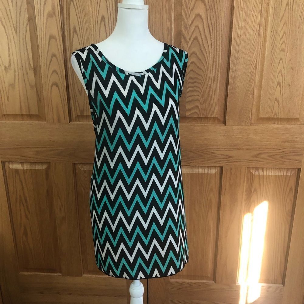 Black and teal chevron top